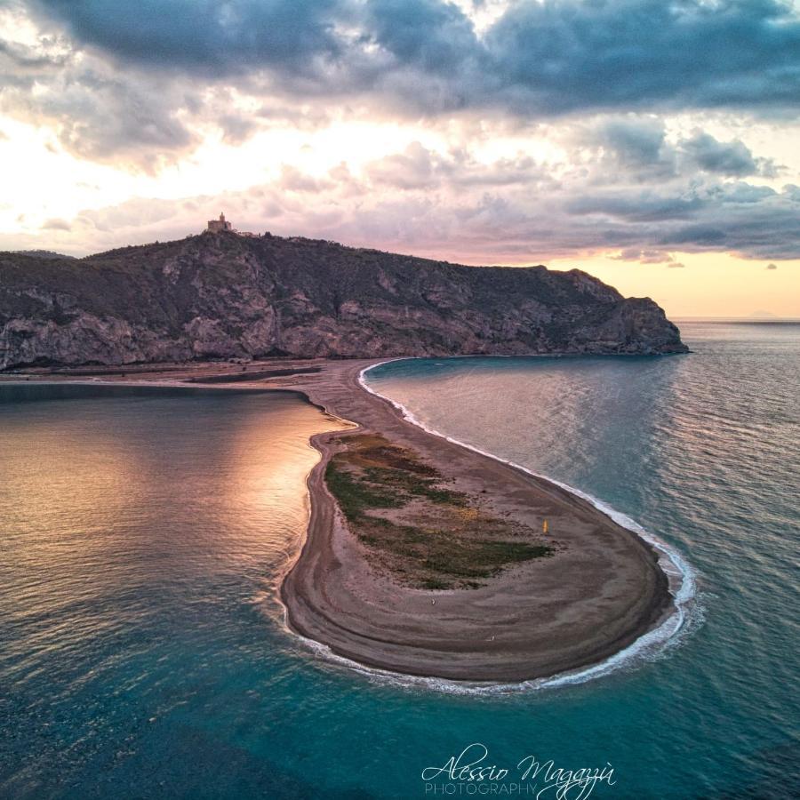 B&B Scirocco House Oliveri Εξωτερικό φωτογραφία