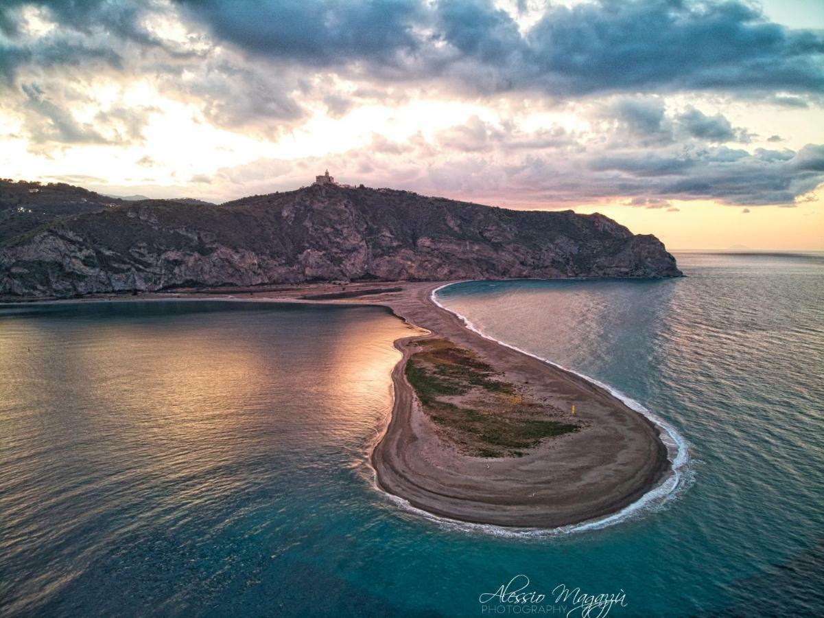 B&B Scirocco House Oliveri Εξωτερικό φωτογραφία